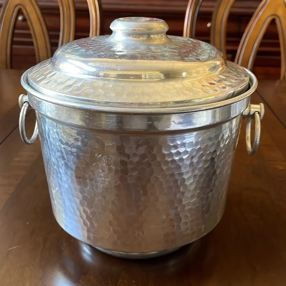 VTG mid century hammered aluminum ice bucket with lid & handles made in Italy